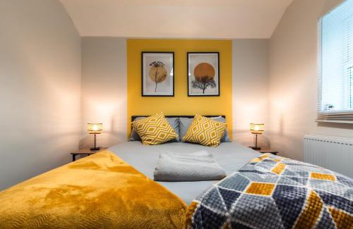 Southampton House | Unique 4 Bedrooms-Sleeps 8-Long Term Disc-Driveway