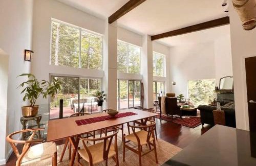 Elka Park House | Unique and Private 25ft Waterfall House in Hunter