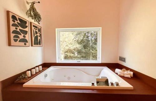 Elka Park House | Unique and Private 25ft Waterfall House in Hunter