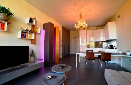 Isola Apartment | Unique Apartment Bosco Verticale