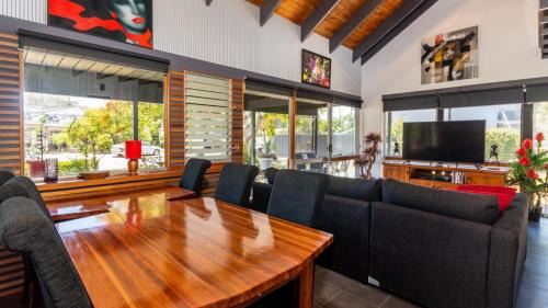 Bongaree House | Unique Getaway 300m To Bribie Foreshore, Bongaree