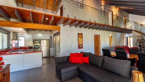 Bongaree House | Unique Getaway 300m To Bribie Foreshore, Bongaree