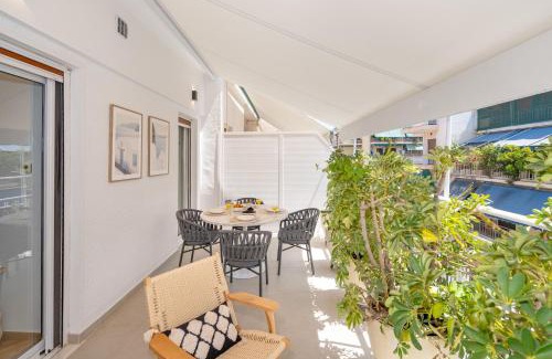 Koukaki Apartment | Unique Koukaki Three Bedroom Suite