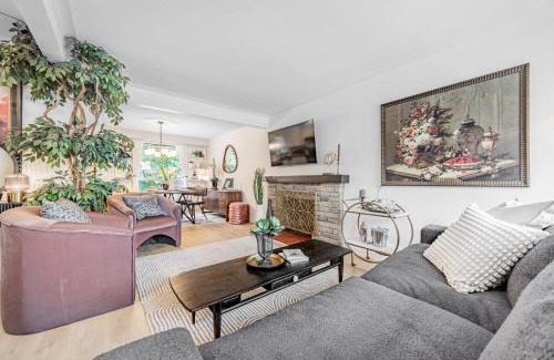 Lakeview Apartment | Unique Oasis with Tri-City Access