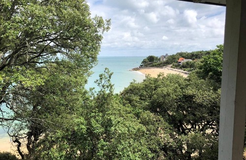 Noirmoutier-en-l'Ile Villa | Unique panoramic sea view and private beach access