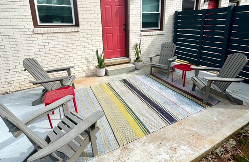 Biddleville House | Unique, professionally designed amenity-rich 2-bedroom townhome in Uptown CLT