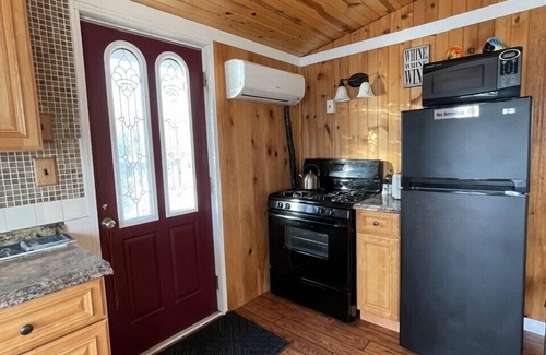 Moravia Cottage | Unique Space-Great View, East side Sunsets a Plus -2 Nights or More :)