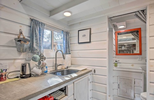 North San Antonio - SAT Apartment | Unique Stay: 'tiny Everest' San Antonio Home!