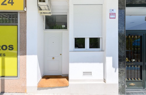 El Pilar Apartment | Unique Style Apartment with Bar-Bar in Madrid