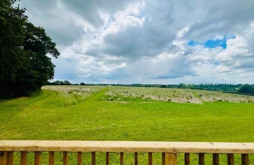 Martlesham Heath Apartment | Unique Suffolk Cabin with Countryside Views