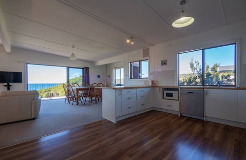 Pambula Beach Apartment | Unit 3. Beachside Units. Dog Friendly