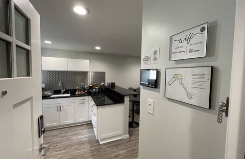 Charlottesville Condo | Unit 5 - Cozy Lower Level Studio Suite