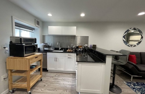 Charlottesville Condo | Unit 5 - Cozy Lower Level Studio Suite