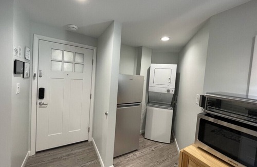 Charlottesville Condo | Unit 5 - Cozy Lower Level Studio Suite