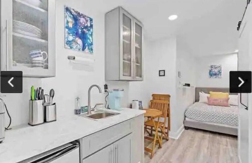 Palm Beach Gardens Apartment | Unit "C": Private Own Entrance Beach PGA Golf LOCATION!