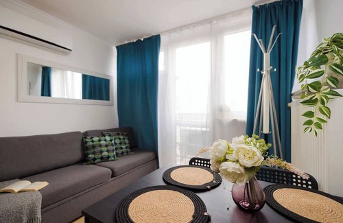 Mirow Apartment | UNIT Centrum Top Location M-3, 8Pers, 2Bathrooms