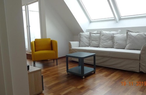 Kaisermuhlen Apartment | UNITED NATIONS APARTMENT VIENNA 15