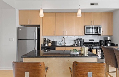 Evanston Apartment | "Unity of Evanston" 3 BDR+2BA ModernLuxe High Rise