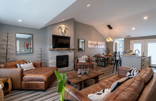 Amazon House | University Area Bungalow - The Moxie Harris House