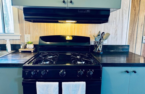 Watertown House | Unplug at this peaceful cottage in the woods!