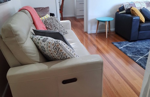 Indented Head House | Unwind, relax in a quiet location great for families. 100 metres to the beach.