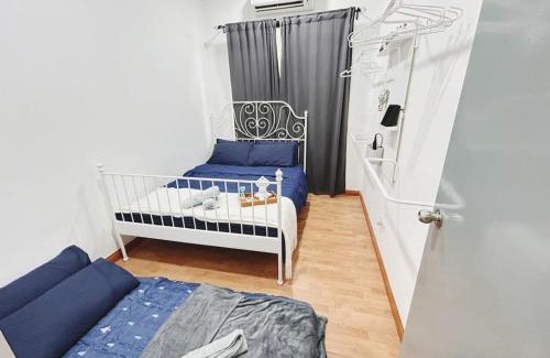 Taman Bukit Mewah Apartment | Up to 6 Pax, Next to Paradigm mall JB with Big Patio & Pool Access