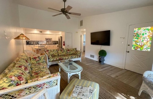 Village Green House | Updated 2 Bed, 1 Bath Village Green Quad