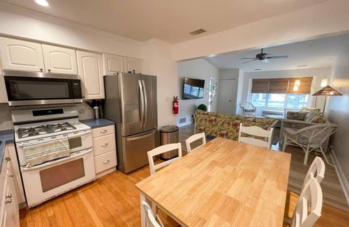 Village Green House | Updated 2 Bed, 1 Bath Village Green Quad