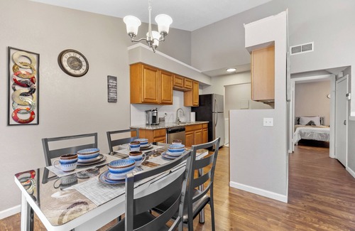Southwest Carrollton Condo | 🌟Updated 2BED/2BA - small pets ok - FAST WIFI