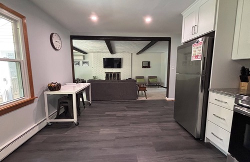 Park Forest Village House | Updated 4 br PSU home, close to campus