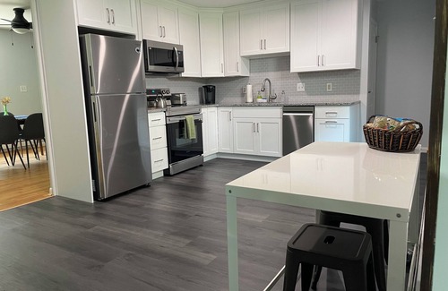 Park Forest Village House | Updated 4 br PSU home, close to campus