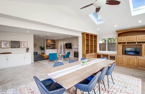 San Carlos House | Updated, Bright & Spacious; Centrally Located