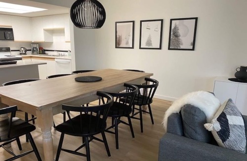 Blueberry Hill Condo | Updated Modern 2 Bedroom Condo on Blueberry Hill Community with a View