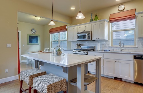 Southwest Bend House | Updated w/AC, Close to Old Mill & River Trail, Peaceful