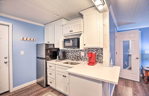 Williamstown Apartment | Updated Williamstown Apartment with Kitchen!