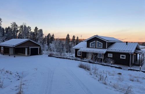 Taivalkoski Villa | Upea huvila Taivalkoskella