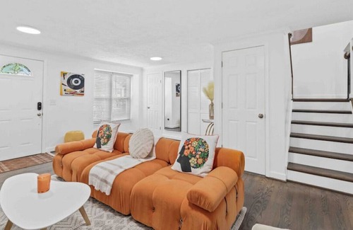 Centreville House | Upgraded 4BDR+3LVL Townhouse, Close to IAD Airport