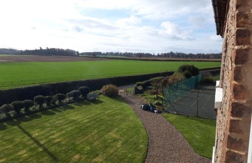 Halfway House Bed & Breakfast | Upper Eyton Farmhouse B&B