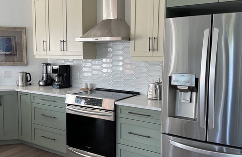 Little Pond Apartment | Upper level end unit