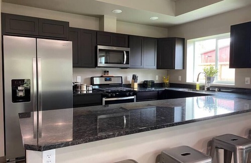 Gateway House | Upper Mesa Villa #5, Glacier Suites - Upper Mesa Villa #5