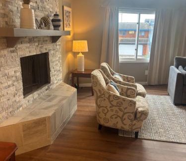 Turnagain House | Upscale Anchorage Getaway, Cozy & Newly Remodeled