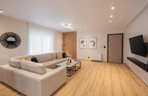 Chalandri Apartment | Upscale Apartment in Chalandri with Large Terrace