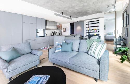 Collingwood Apartment | Upscale Collingwood Retreat - High-End Apartment with Car Park