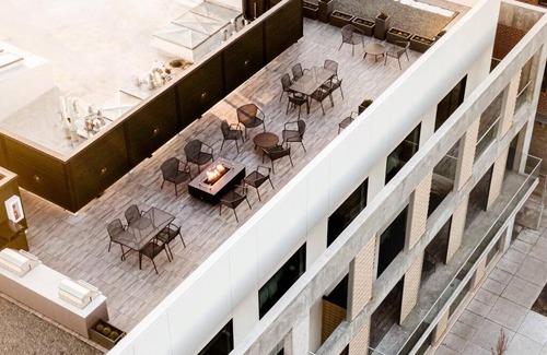 Berkeley House | Upscale Flat W Balcony & Roof Top Patio