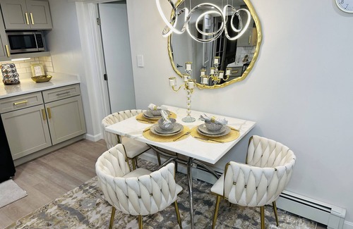 South Weymouth House | Upscale luxury, 20 min to Historic Bostons N.End 30 min to Cape Cod.