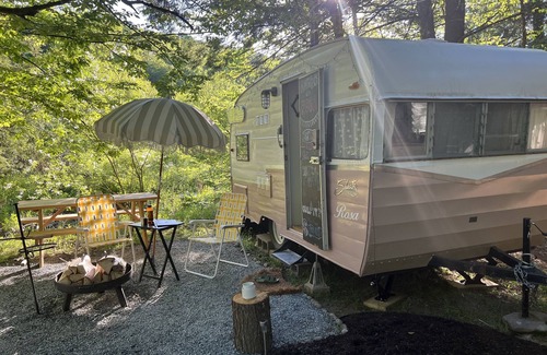 Parksville House | Upstate Catskills Beautiful 1963 Vintage Camper "Rosa"