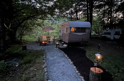 Parksville House | Upstate Catskills Beautiful 1963 Vintage Camper "Rosa"