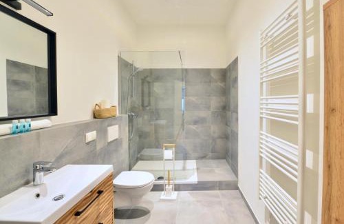 Meidling Apartment | Urban Alley Apartment