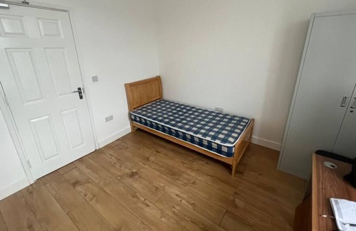 Burnley House | Urban Elegance: Your Perfect Aparthotel Getaway