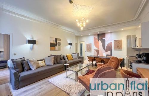 8th Arrondissement Apartment | Urban Flat 63 - 3 Bedrooms Flat Champs-Elysees Mermoz